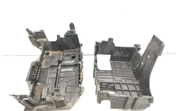 Battery box tray