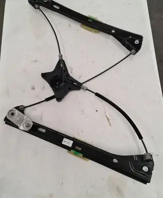 Volkswagen PASSAT B8 Front door manual window regulator 3G0837462B
