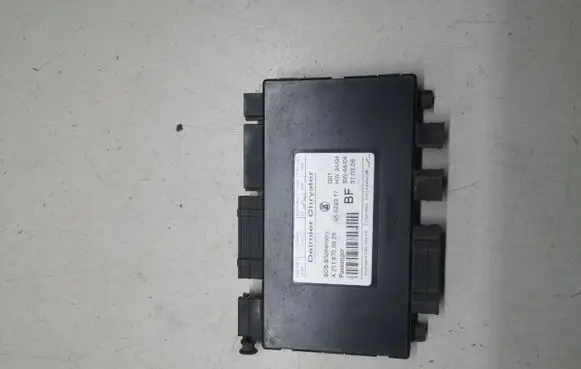 Mercedes-Benz CLS C219 Seat control module A2118705026 05022317
