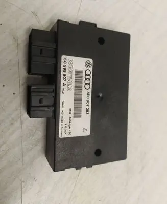 Skoda Octavia Mk2 (1Z) Tow bar trailer control unit/module 8P0907383