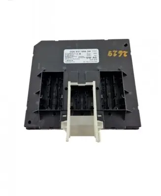 Volkswagen Touran III Comfort/convenience module 5q0937086ak