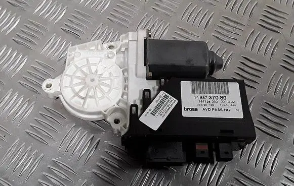 Rear door window regulator with motor
