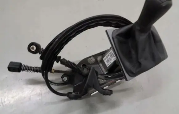 Skoda Octavia Mk2 (1Z) Gear shifter/selector 