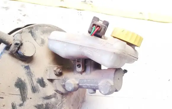Master brake cylinder