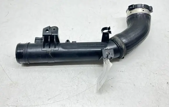 Volvo V70 Intercooler hose/pipe 31422153
