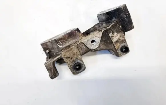 Citroen C4 I Picasso Engine mounting bracket 9681861580