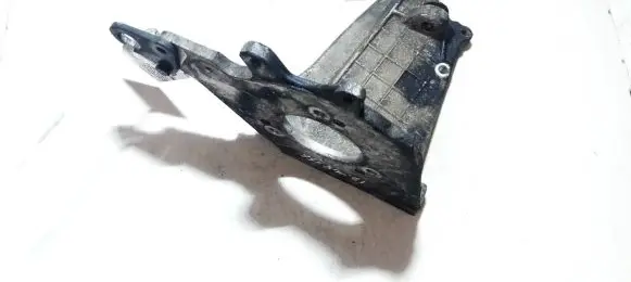 Citroen Berlingo Engine mounting bracket