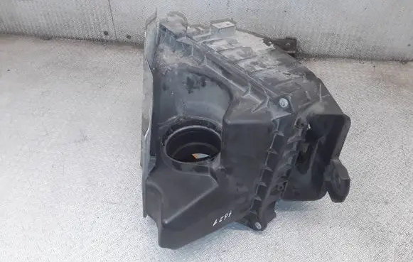 Audi A4 S4 B7 8E 8H Air filter box 03G133835