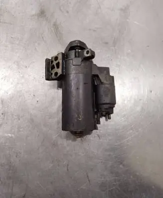 BMW 1 E81 E87 Starter motor 0001109070