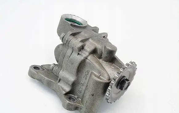 Skoda Fabia Mk3 (NJ) Oil pump 045115105C