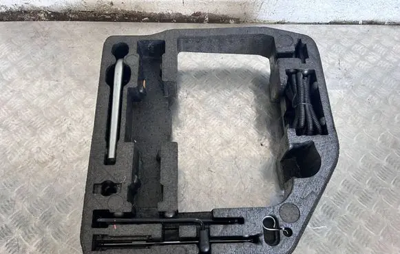 Audi A4 S4 B8 8K Tool box 8T0012109A