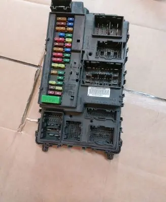 Ford Mondeo MK IV Fuse module DG9T14B476B L6970098LL A2C743821250