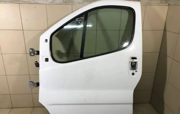 Opel Vivaro Front door