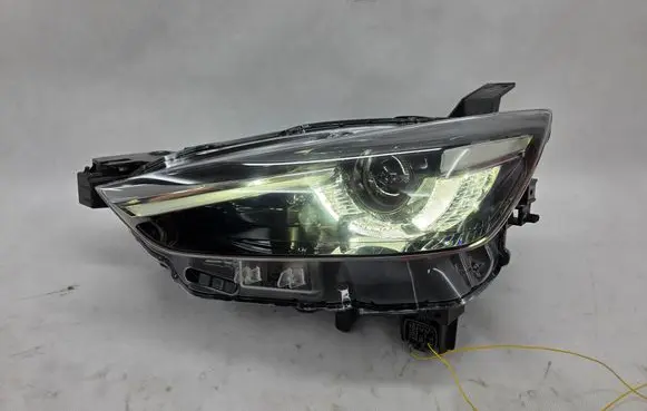 Mazda CX-3 Headlight/headlamp D10E51040