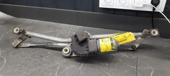 Ford Mondeo Mk III Front wiper linkage 1S7117504AD
