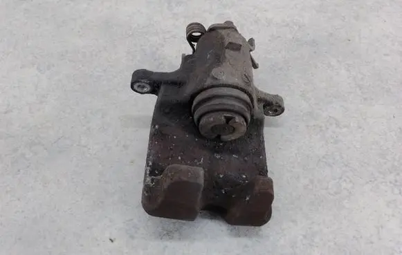 Opel Insignia A Rear brake caliper