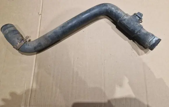 Volkswagen Golf III Engine coolant pipe/hose 1H0121101 1H0121101R