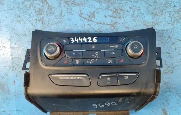 Ford Escape III Air conditioning/heating control unit CJ5T18C612FA