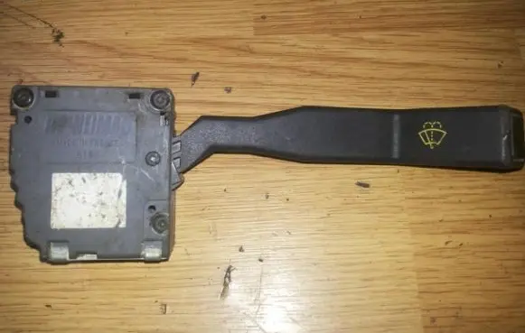 Renault 19 Wiper control stalk 6157