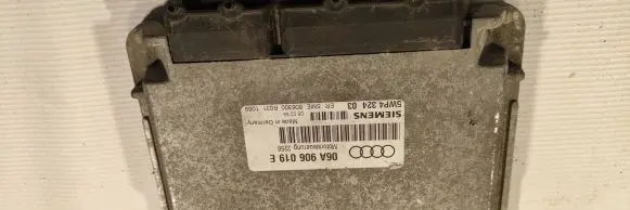 Audi A3 S3 8L Engine control unit/module 06A906019E 806300R031 806300