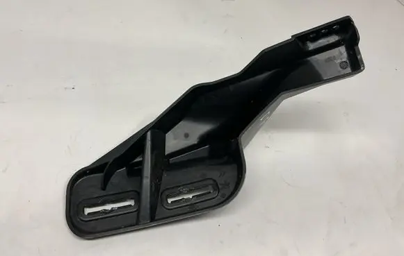 Opel Mokka B Fender mounting bracket 9825559780