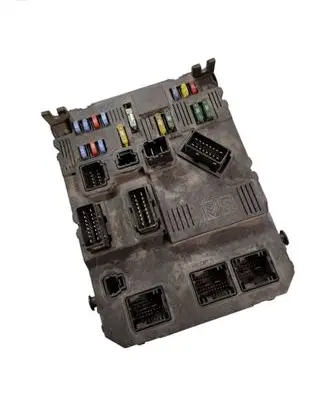 Peugeot 407 Fuse module 9655221180 S120104600 BSIS0300