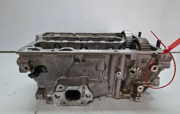 Opel Astra K Engine head S27635885 55512233