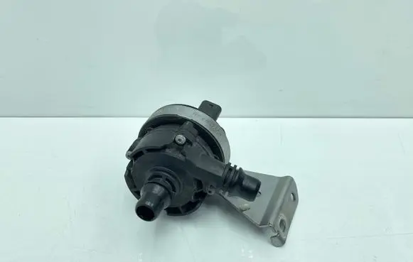 BMW M4 F82 F83 Electric auxiliary coolant/water pump 9147359
