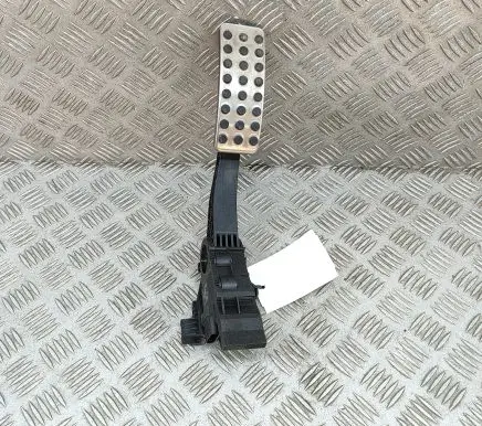 Mercedes-Benz GLA W156 Accelerator throttle pedal A2463001604