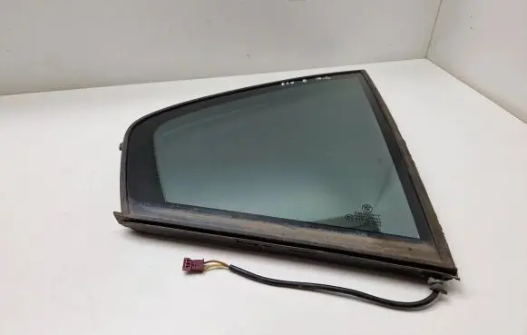 BMW 7 E38 Rear vent window glass 8168122 8125190 8157178