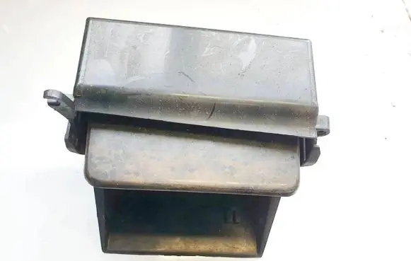 Mercedes-Benz E W210 Glove box E9300411