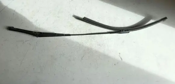 Audi A5 8T 8F Front wiper blade arm 8F1955408
