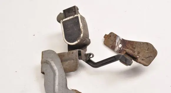 Headlight/headlamp level sensor