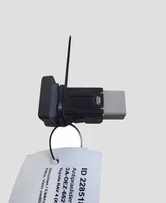 Toyota RAV 4 (XA50) Traction control (ASR) switch