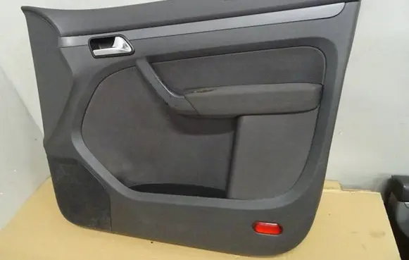 Volkswagen Touran I Front door card panel trim