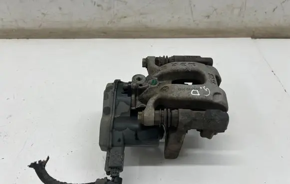 Opel Mokka B Rear brake caliper 9842295180