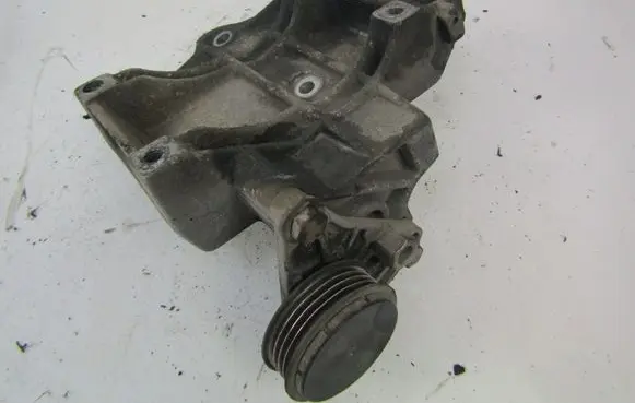Audi A6 S6 C5 4B Generator/alternator bracket 028260885A