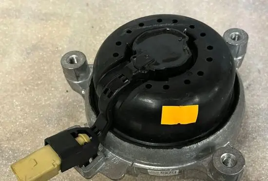 Audi Q7 4M Engine mount bracket 4M0399151K