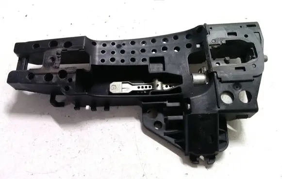 Rear door exterior handle/bracket