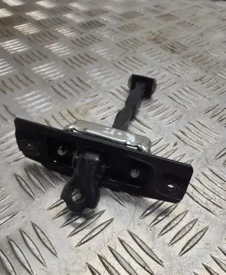 Infiniti Q70 Y51 Front door check strap stopper