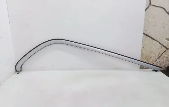 Mercedes-Benz E W210 Rear side glass trim 