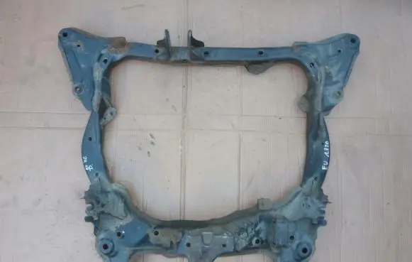 Honda Civic Engine mounting bracket