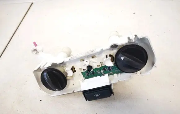 Toyota Corolla Verso AR10 Climate control unit 559000f011 55900-0f011