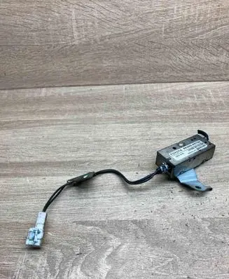 Toyota Avensis T250 Aerial antenna amplifier 8630005150 SBA01987