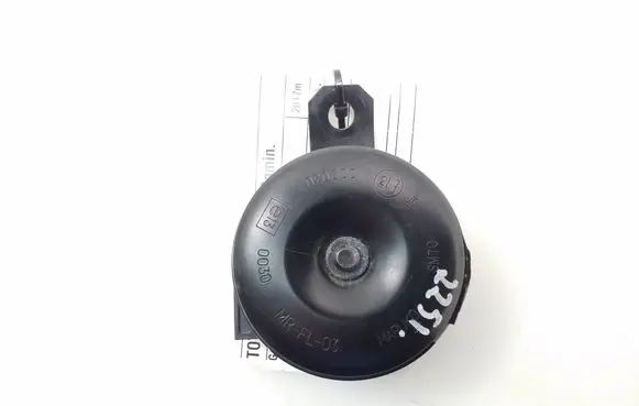 Toyota RAV 4 (XA40) Horn signal 8652020300
