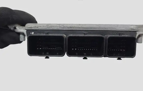 Renault Scenic I Engine control unit/module 0281011102 8200153945 8200222133