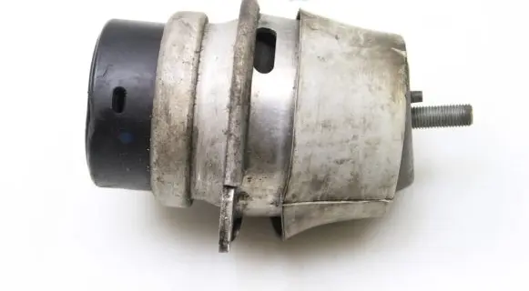 Audi Q7 4L Engine mount bracket 7L8199131F