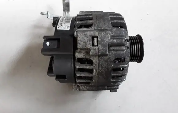 Volkswagen Polo V 6R Generator/alternator 03D903025J