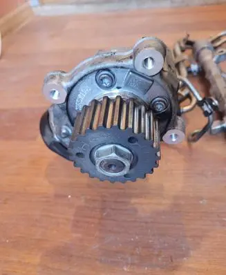 Audi A6 S6 C7 4G Fuel injection high pressure pump 04L130755D 0445010537