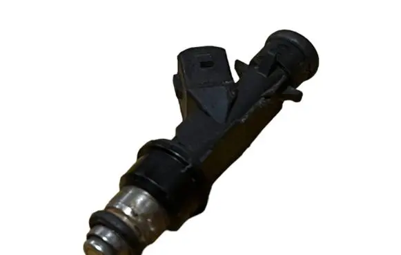 Opel Zafira B Fuel injector 25343299 0255A